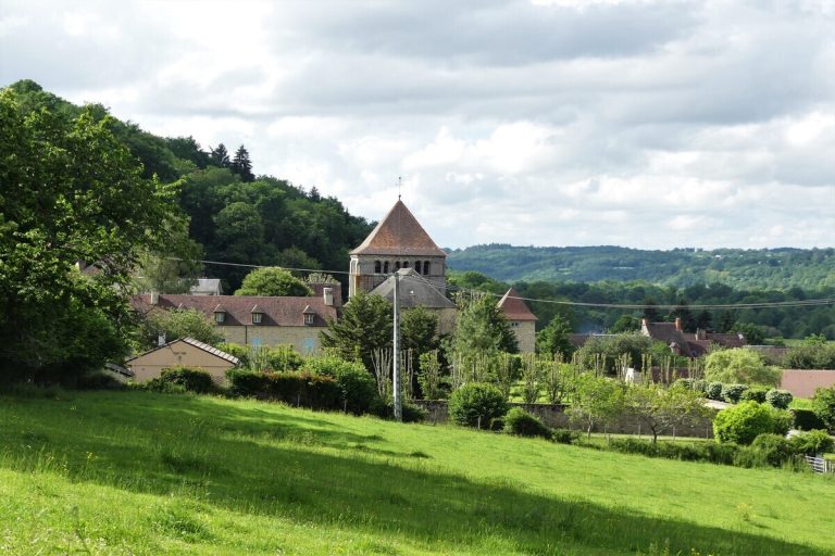 Ce village de la Creuse est une pépite insoupçonnée, avec son pont médiéval et son ambiance hors du temps